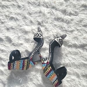 Chinese Laundry Womens heels new without tags